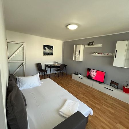 Sj Apartment Τουλσέα Εξωτερικό φωτογραφία